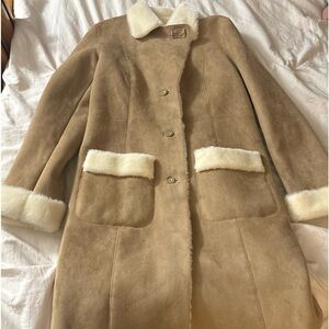Hi Lovelies! Check out this "Ann Taylor LOFT" vintage winter coat!